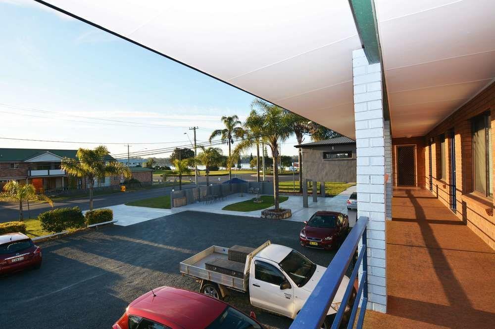 Quays Hotel Batemans Bay Exterior photo