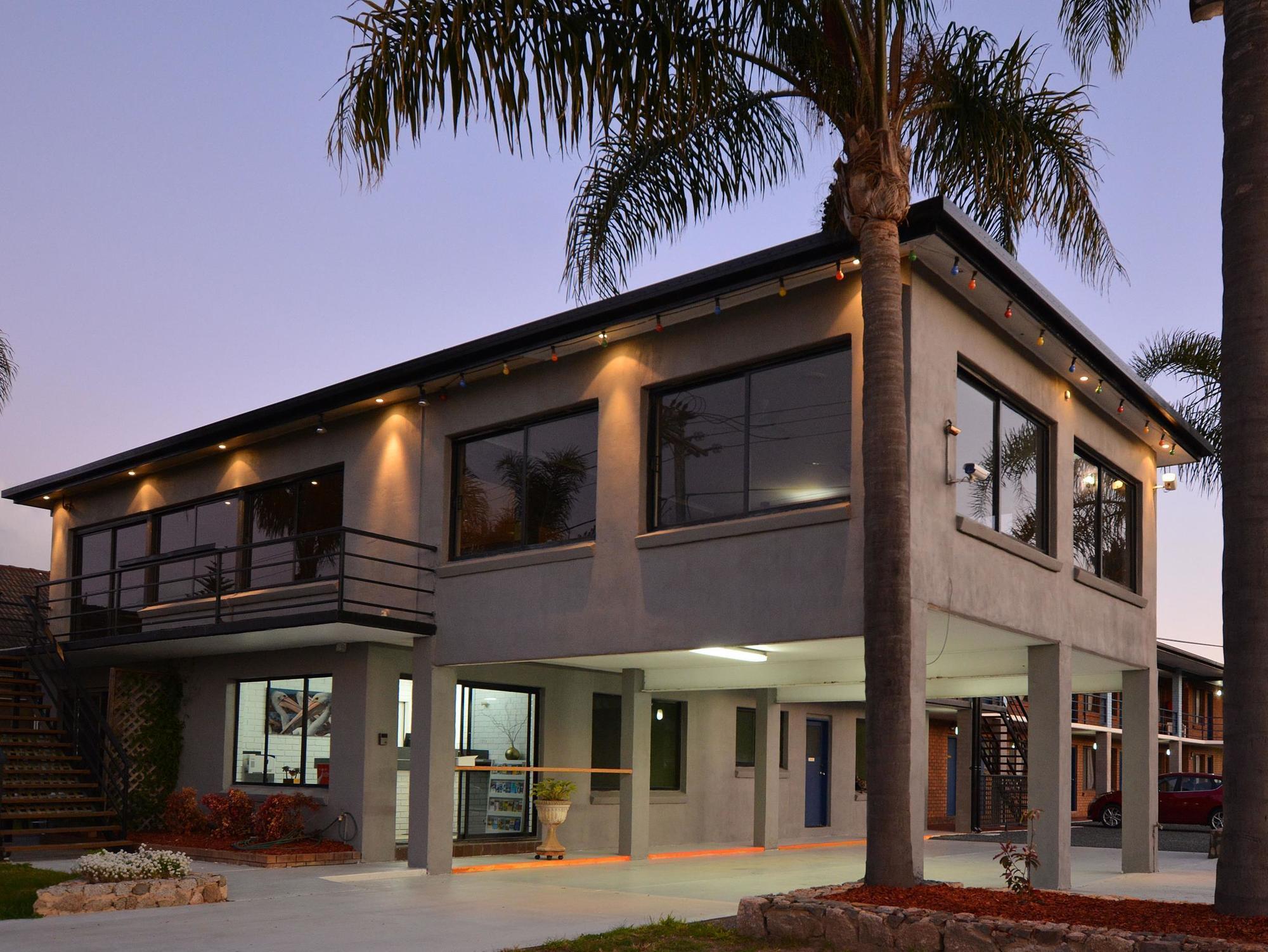 Quays Hotel Batemans Bay Exterior photo